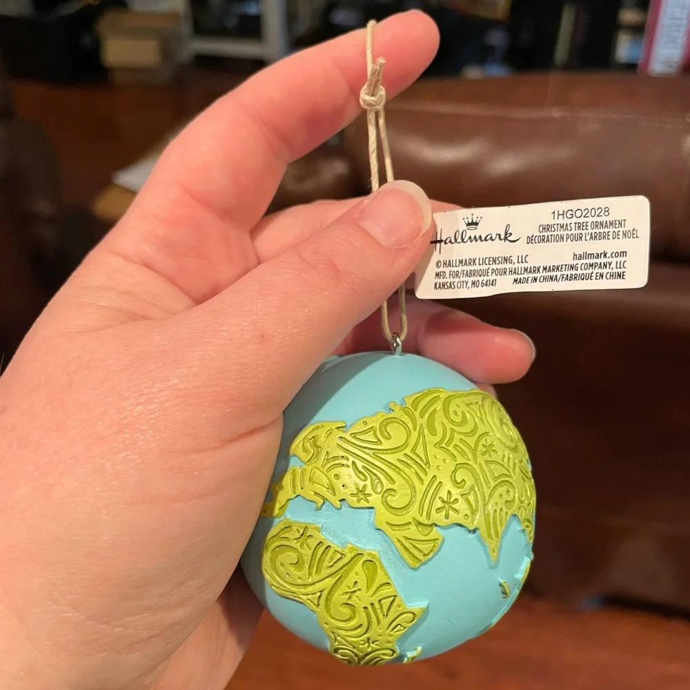Hallmark Ornament - Explore - Globe - Xmas Gift - Picture 2 of 6